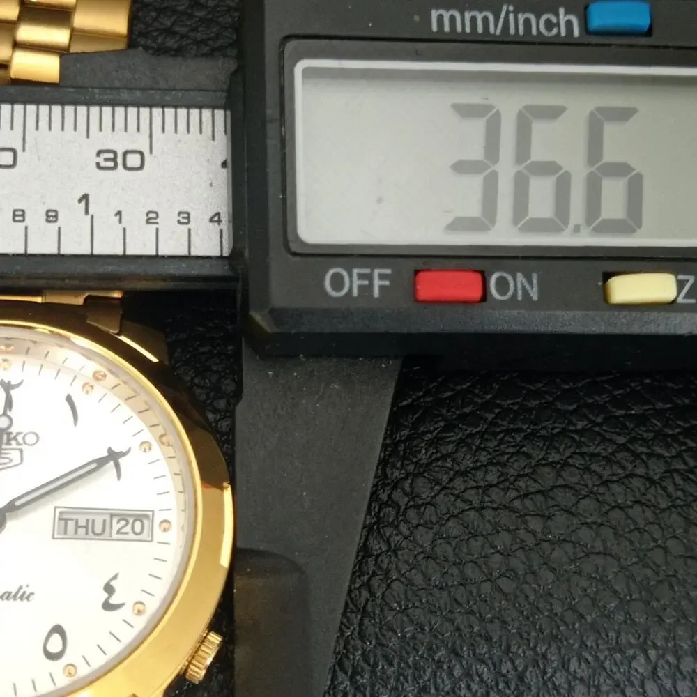 Vintage 1980 Seiko Automatic Mens Gold Watch W/daydate & Arabic accents